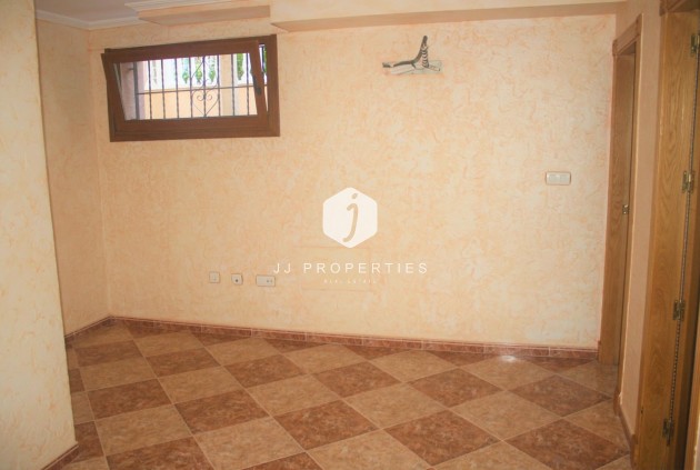 Resale - Chalet -
Los Altos - Costa Blanca