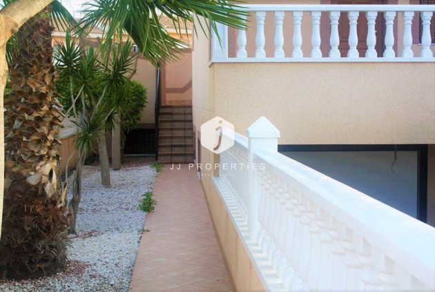 Resale - Chalet -
Los Altos - Costa Blanca
