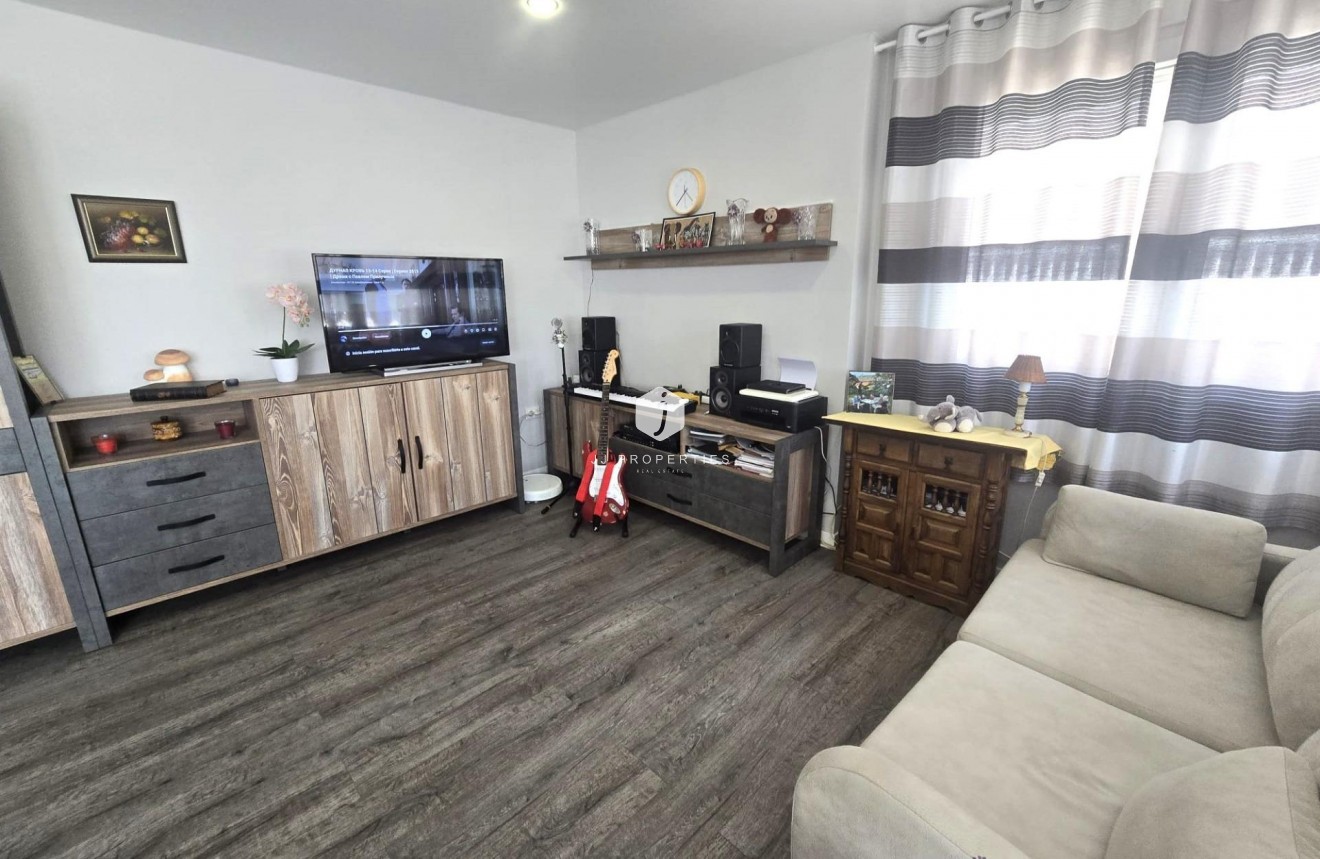 Resale - Apartment / flat -
Torrevieja - Playa del Cura