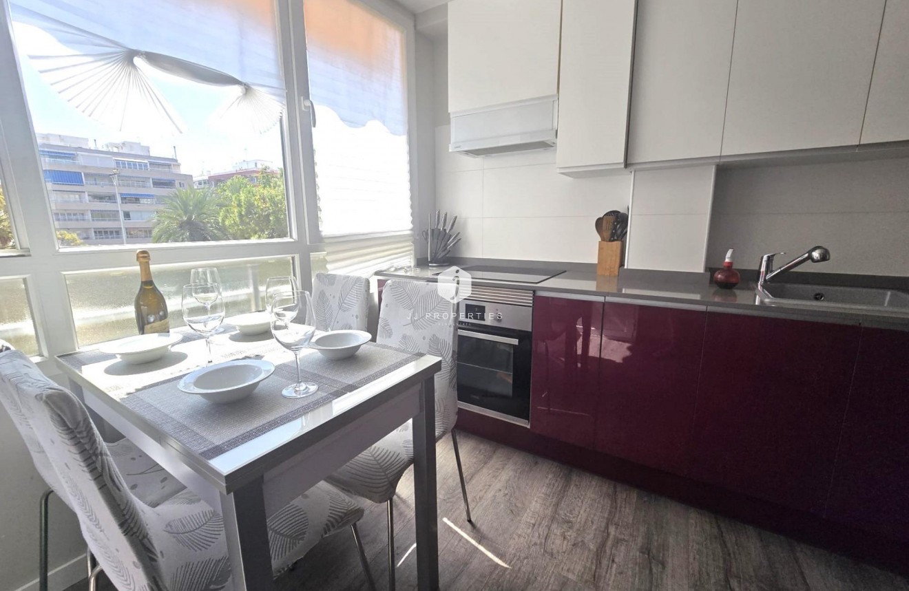 Resale - Apartment / flat -
Torrevieja - Playa del Cura