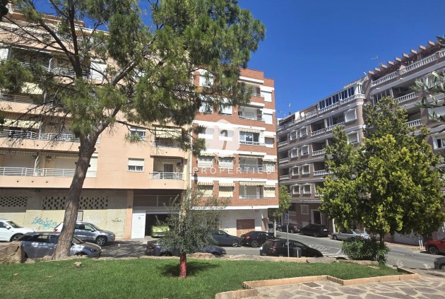 Resale - Apartment / flat -
Torrevieja - Playa del Cura