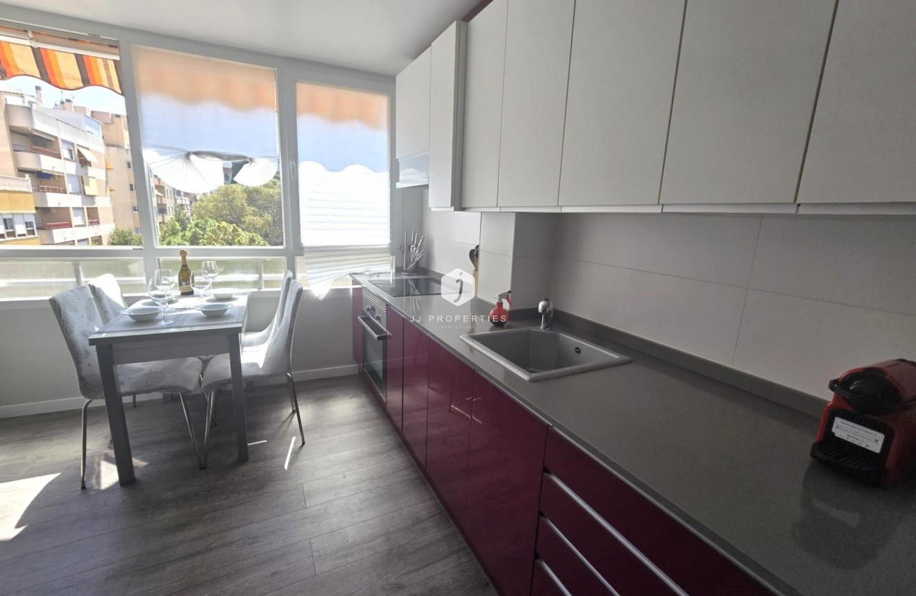 Resale - Apartment / flat -
Torrevieja - Playa del Cura