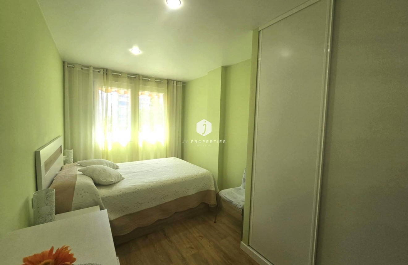 Resale - Apartment / flat -
Torrevieja - Playa del Cura