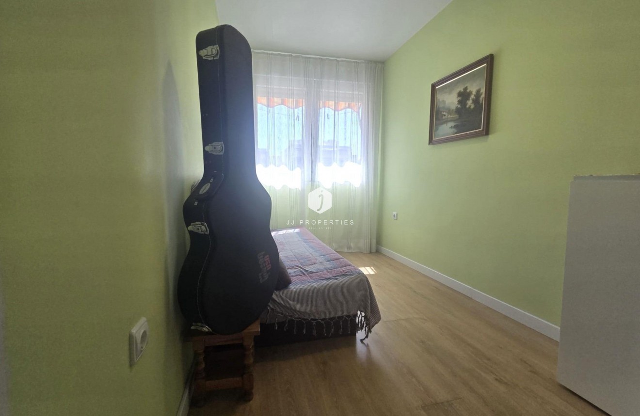 Resale - Apartment / flat -
Torrevieja - Playa del Cura
