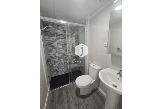 Resale - Apartment / flat -
Torrevieja - Playa del Cura