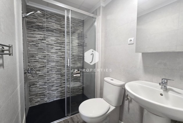 Resale - Apartment / flat -
Torrevieja - Playa del Cura