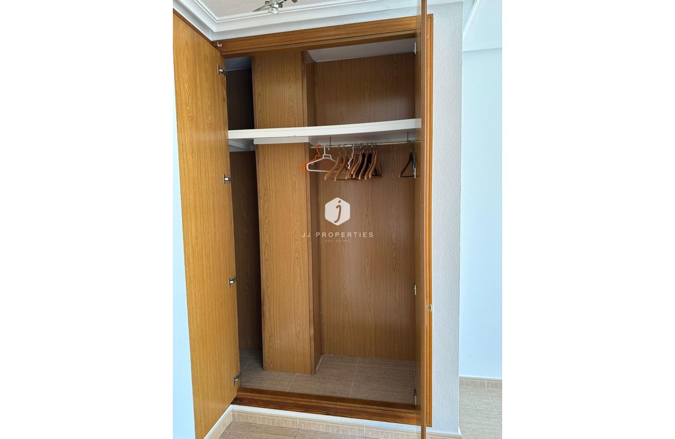 Resale - Apartment / flat -
Torrevieja - Centro