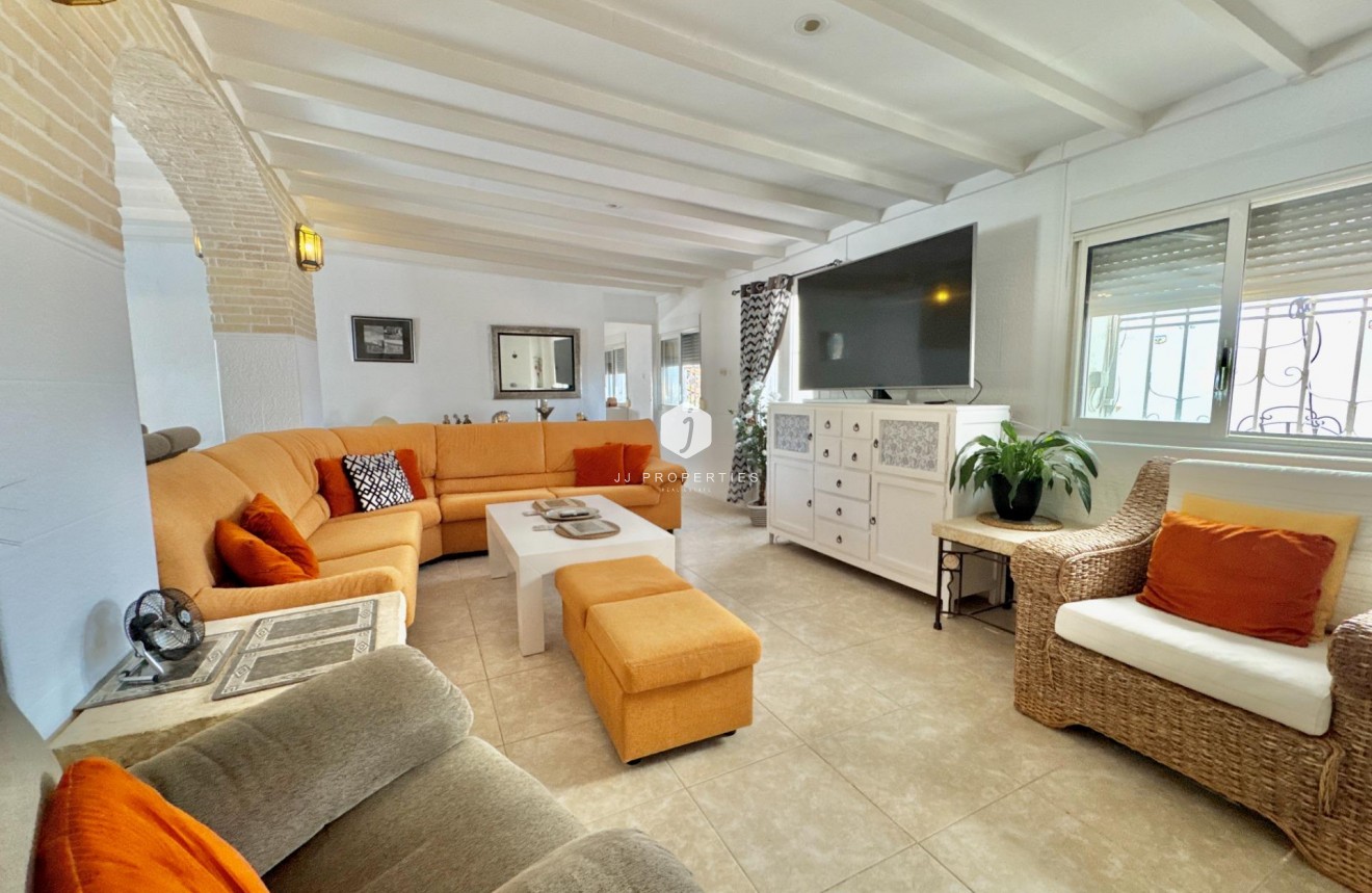 Resale - Villa -
Dolores - Comunidad Valenciana