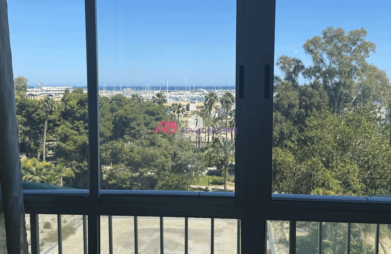 Resale - Apartment / flat -
Torrevieja - Costa Blanca