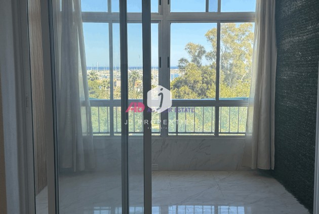 Resale - Apartment / flat -
Torrevieja - Costa Blanca