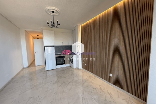 Resale - Apartment / flat -
Torrevieja - Costa Blanca