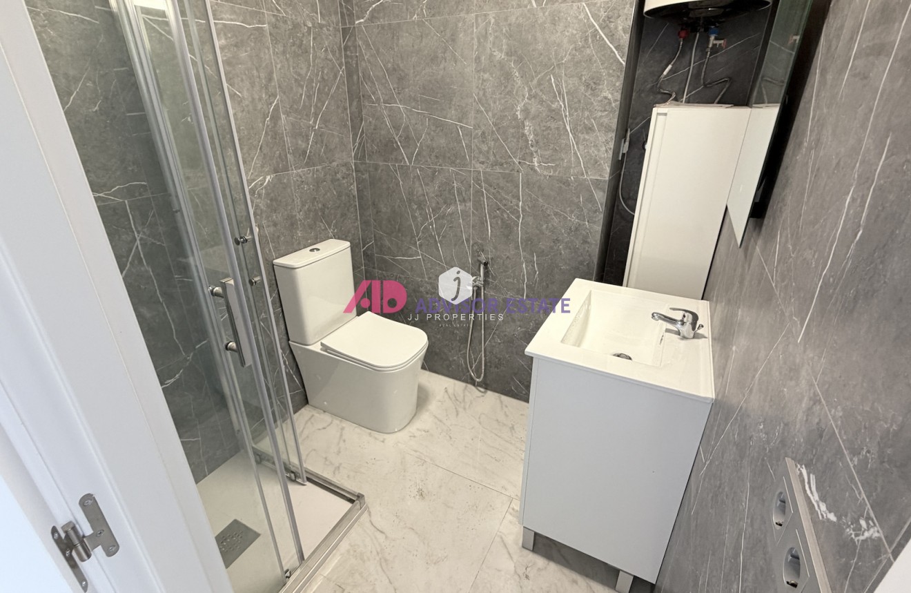 Resale - Apartment / flat -
Torrevieja - Costa Blanca