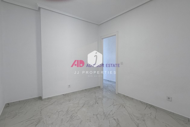 Resale - Apartment / flat -
Torrevieja - Costa Blanca