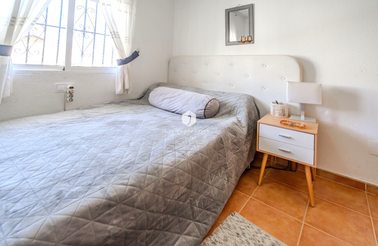 Aus zweiter Hand - Chalet -
Los Altos - Res Valle de los pinos