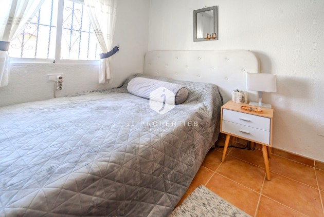 Aus zweiter Hand - Chalet -
Los Altos - Res Valle de los pinos