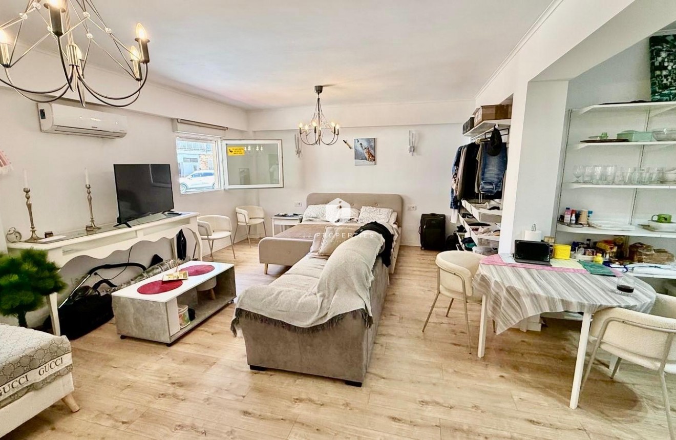Segunda mano - Apartamento / piso -
Torrevieja - Estacion de autobuses