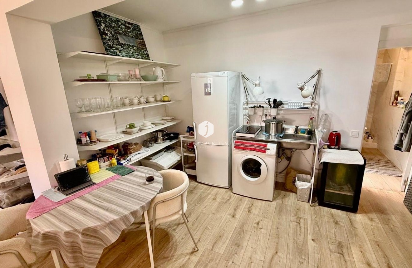 Segunda mano - Apartamento / piso -
Torrevieja - Estacion de autobuses