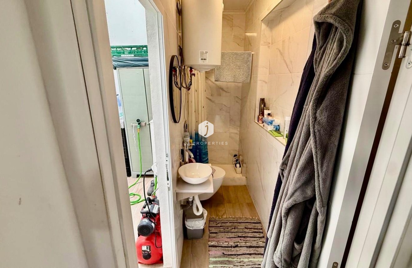 Segunda mano - Apartamento / piso -
Torrevieja - Estacion de autobuses