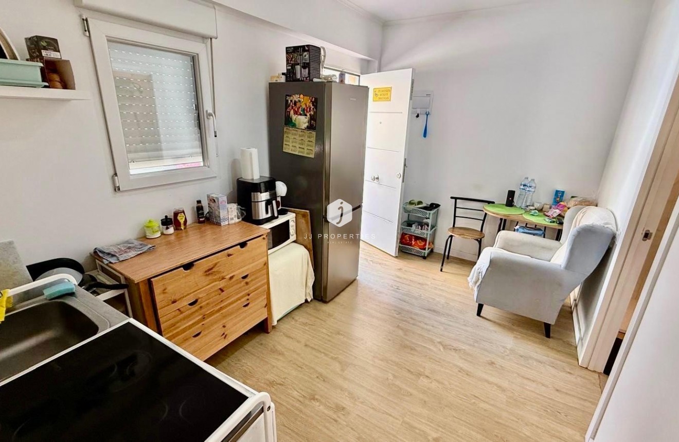 Segunda mano - Apartamento / piso -
Torrevieja - Estacion de autobuses