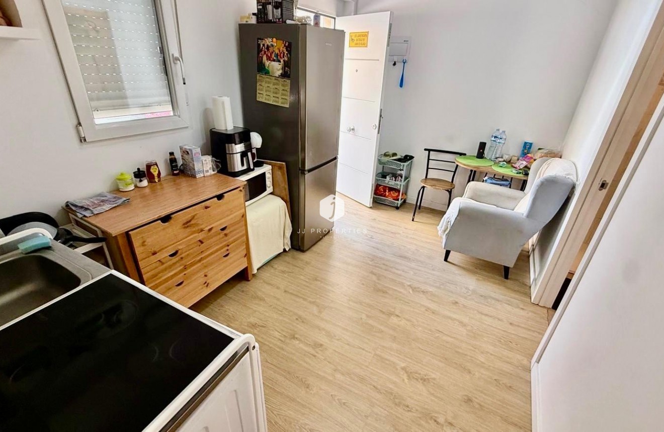 Segunda mano - Apartamento / piso -
Torrevieja - Estacion de autobuses
