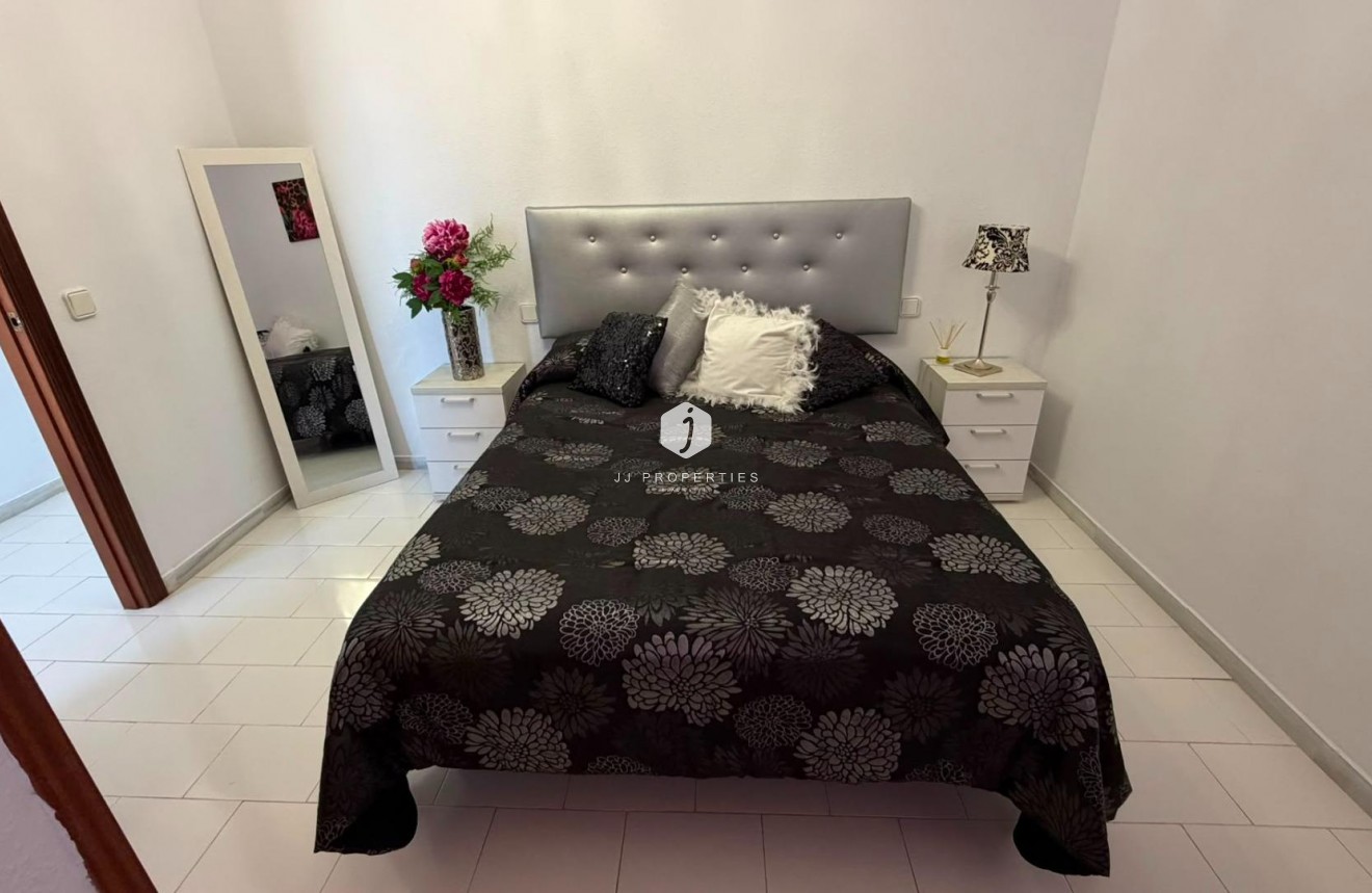 Resale - Apartment / flat -
Torrevieja - Torreblanca