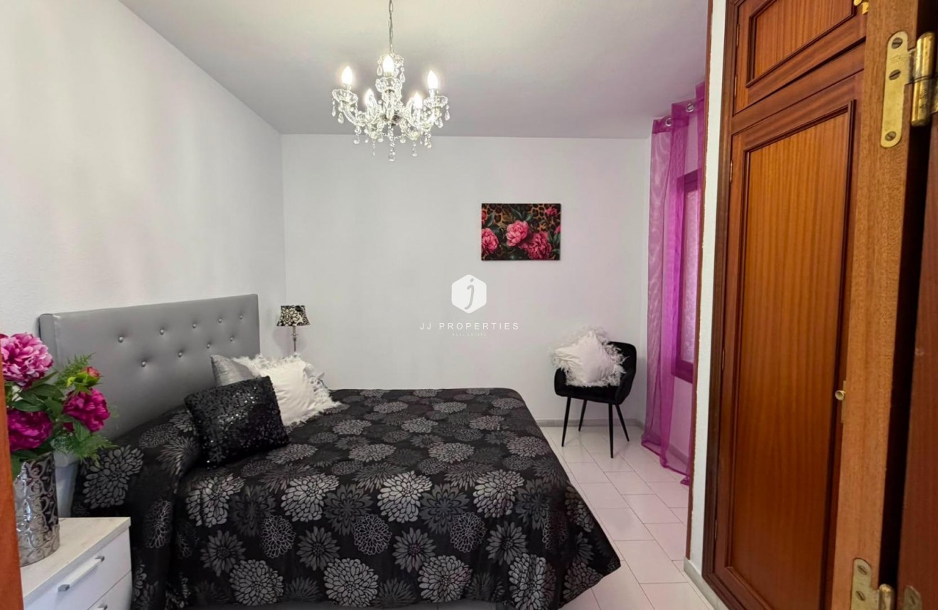 Resale - Apartment / flat -
Torrevieja - Torreblanca