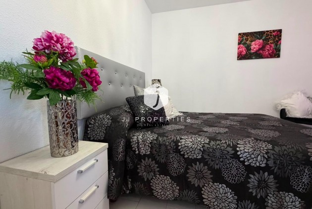 Resale - Apartment / flat -
Torrevieja - Torreblanca