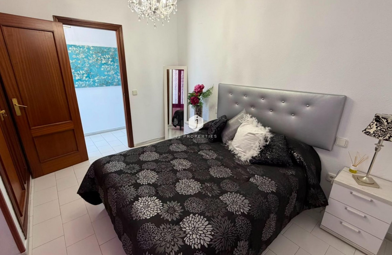 Resale - Apartment / flat -
Torrevieja - Torreblanca