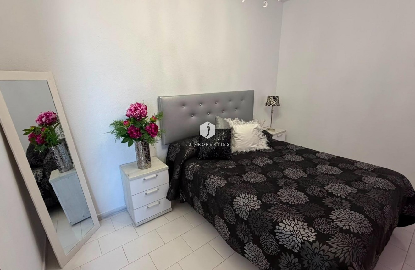 Resale - Apartment / flat -
Torrevieja - Torreblanca