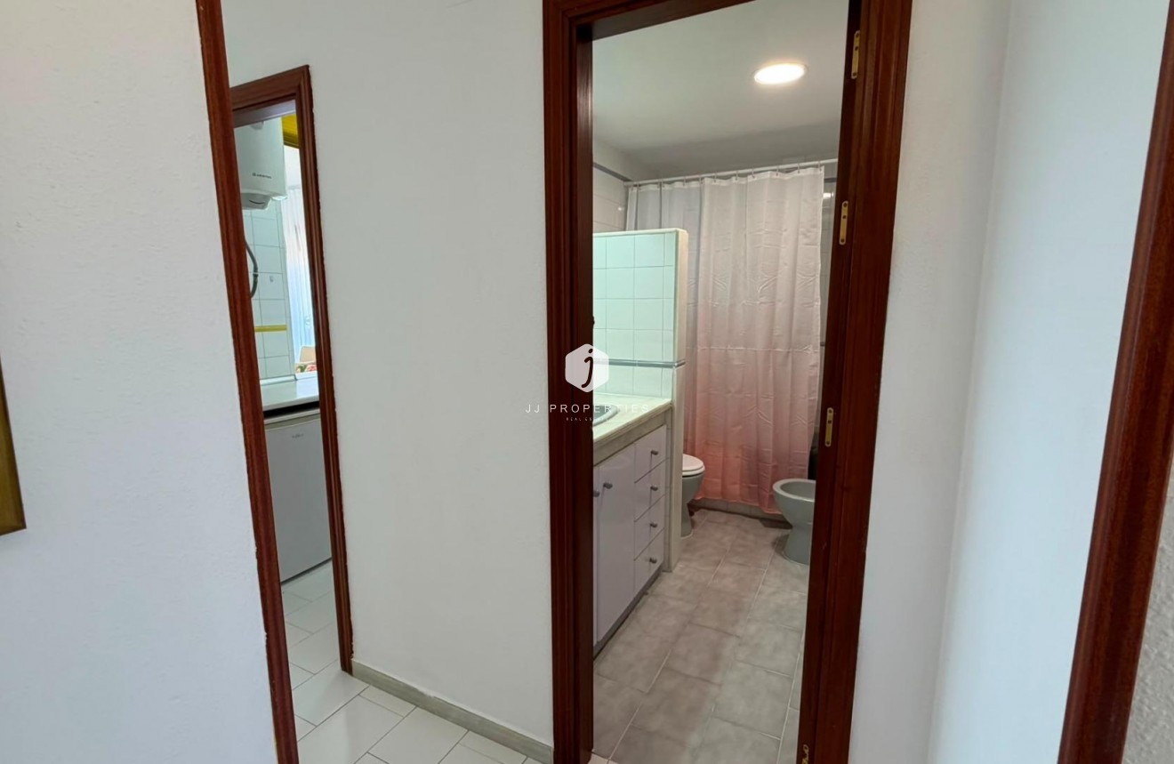 Resale - Apartment / flat -
Torrevieja - Torreblanca