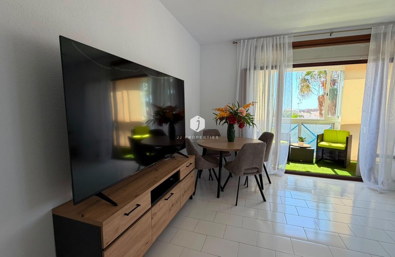 Resale - Apartment / flat -
Torrevieja - Torreblanca
