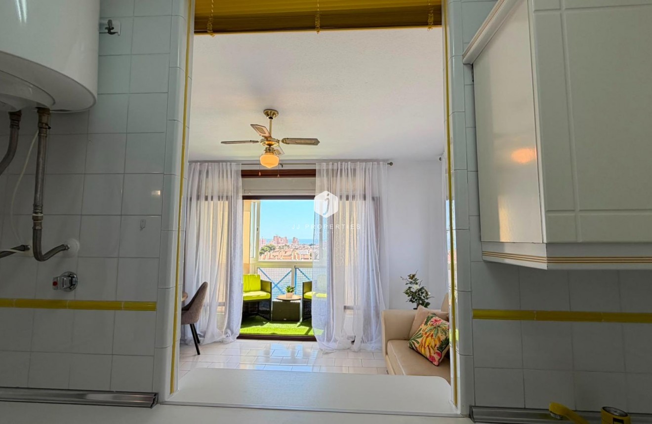 Resale - Apartment / flat -
Torrevieja - Torreblanca