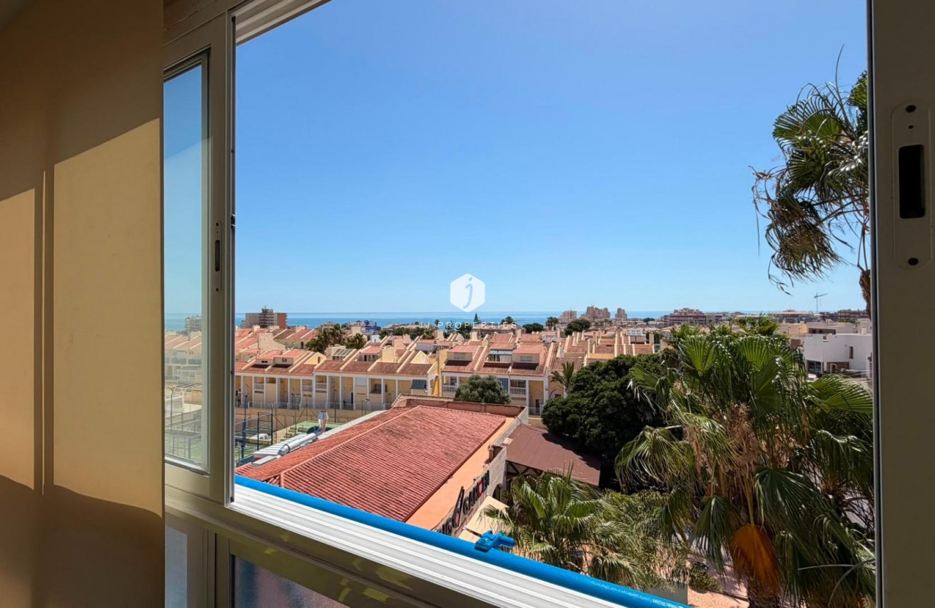 Resale - Apartment / flat -
Torrevieja - Torreblanca