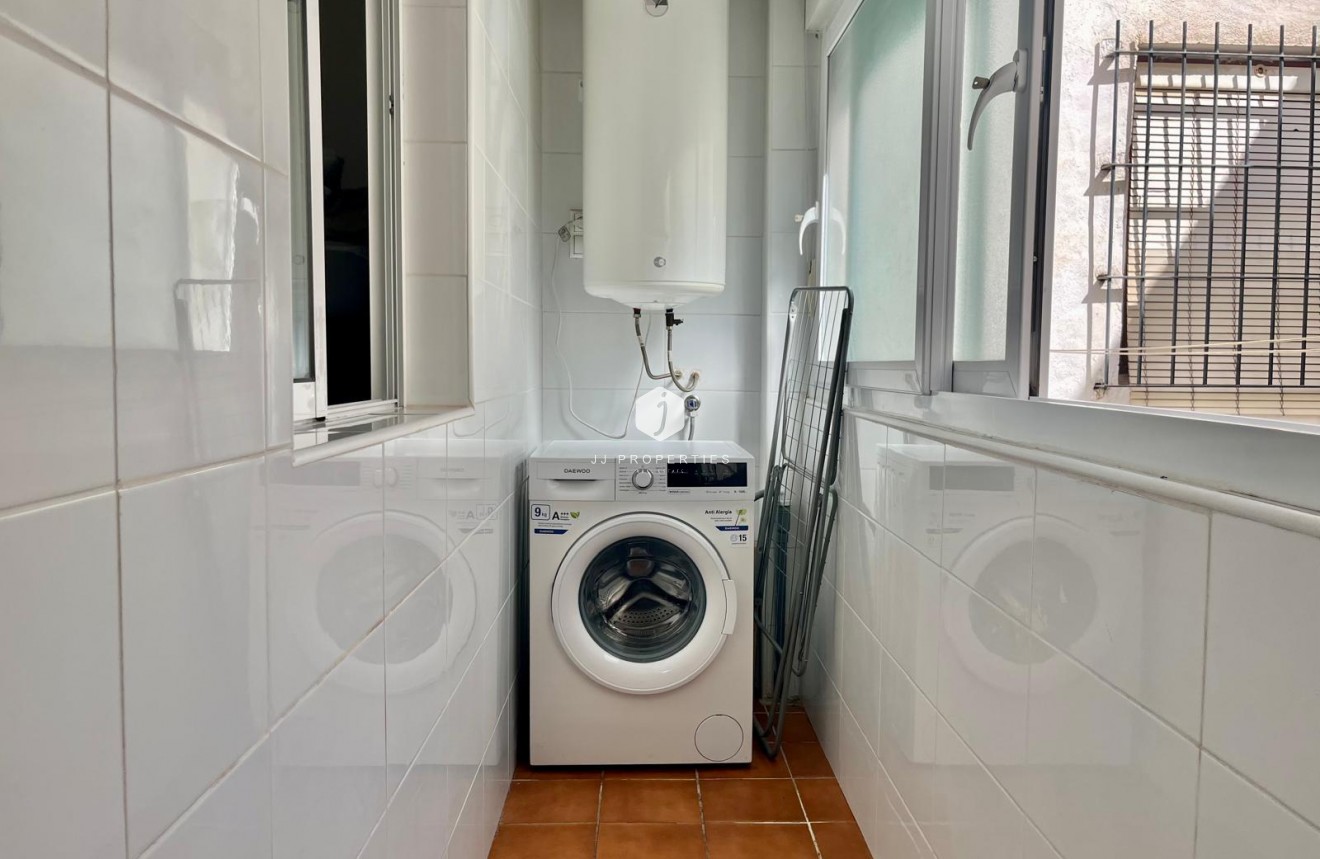 Segunda mano - Apartamento / piso -
Rojales
