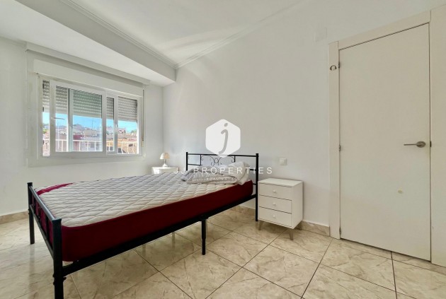 Segunda mano - Apartamento / piso -
Rojales