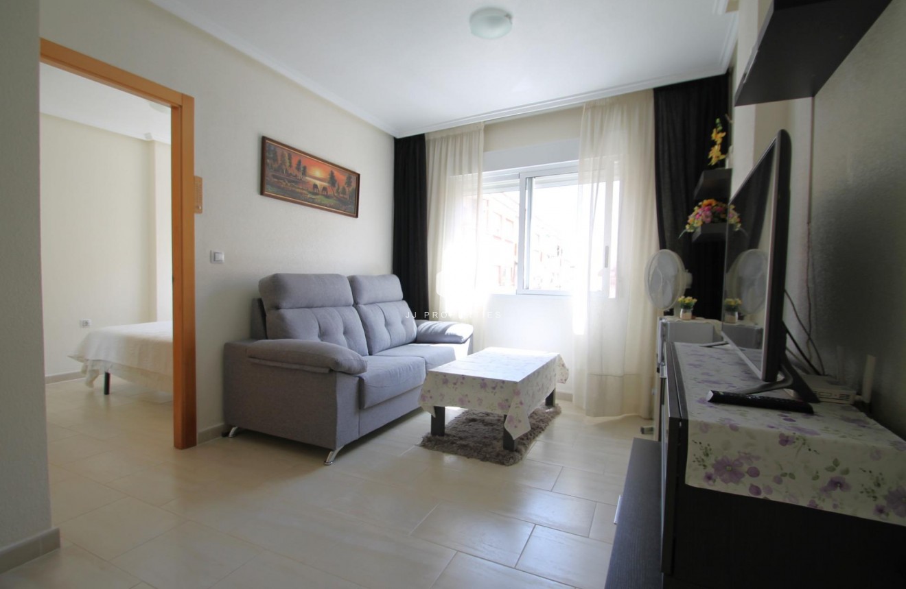 Resale - Apartment / flat -
Torrevieja - El molino