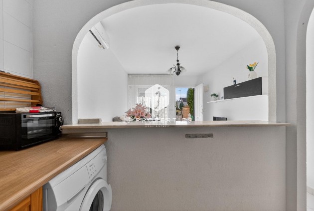 Long Term Rental - Duplex -
Torrevieja - Lago jardin