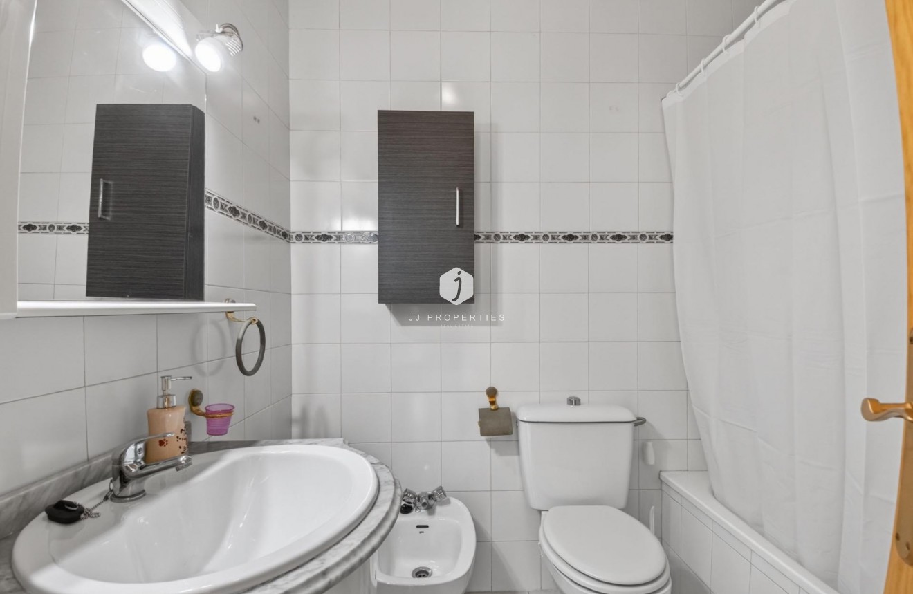 Long Term Rental - Duplex -
Torrevieja - Lago jardin