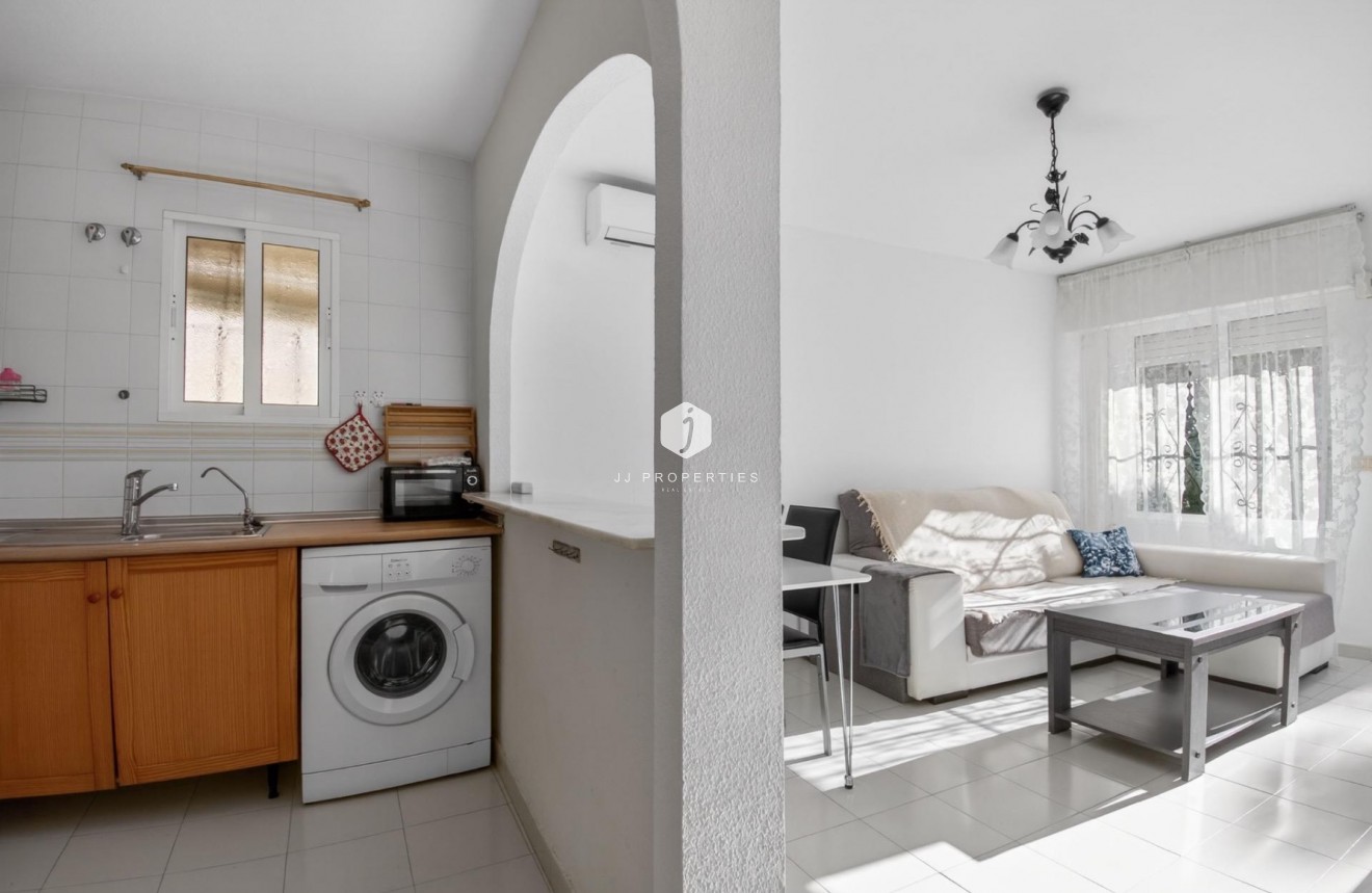 Long Term Rental - Duplex -
Torrevieja - Lago jardin