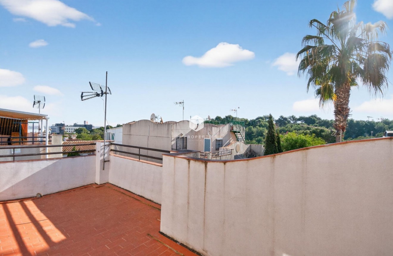 Long Term Rental - Duplex -
Torrevieja - Lago jardin