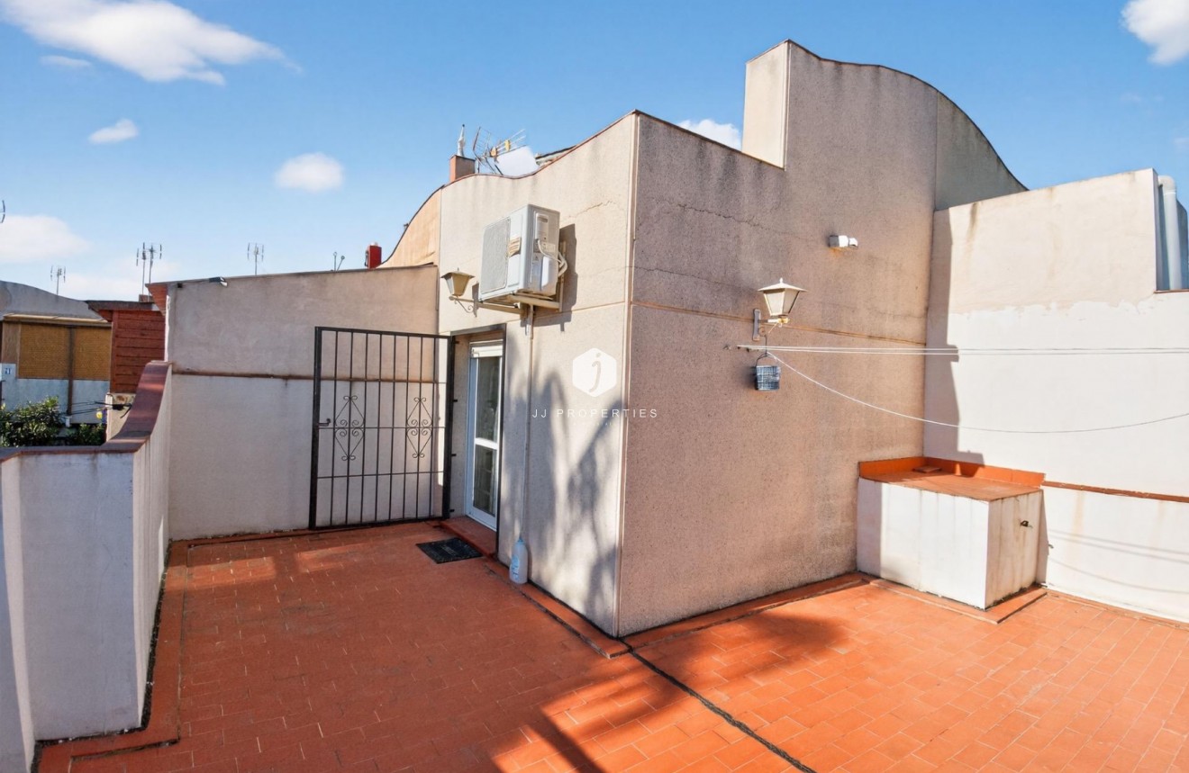 Long Term Rental - Duplex -
Torrevieja - Lago jardin