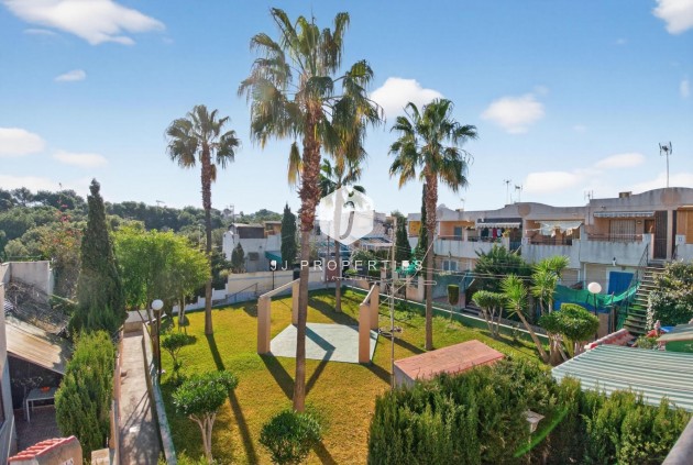 Long Term Rental - Duplex -
Torrevieja - Lago jardin