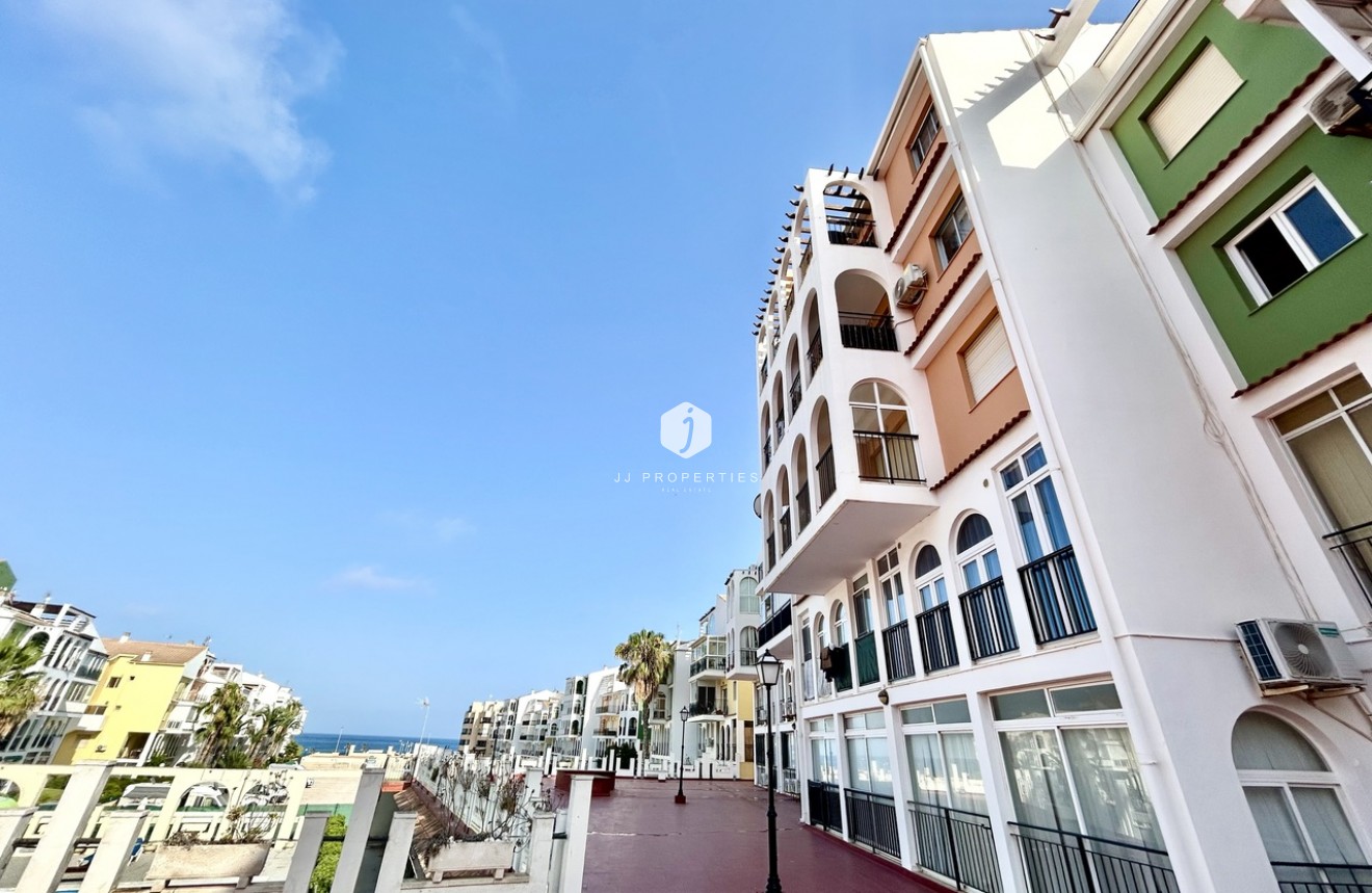 Z drugiej ręki - Mieszkanie w bloku -
Torrevieja - Costa Blanca