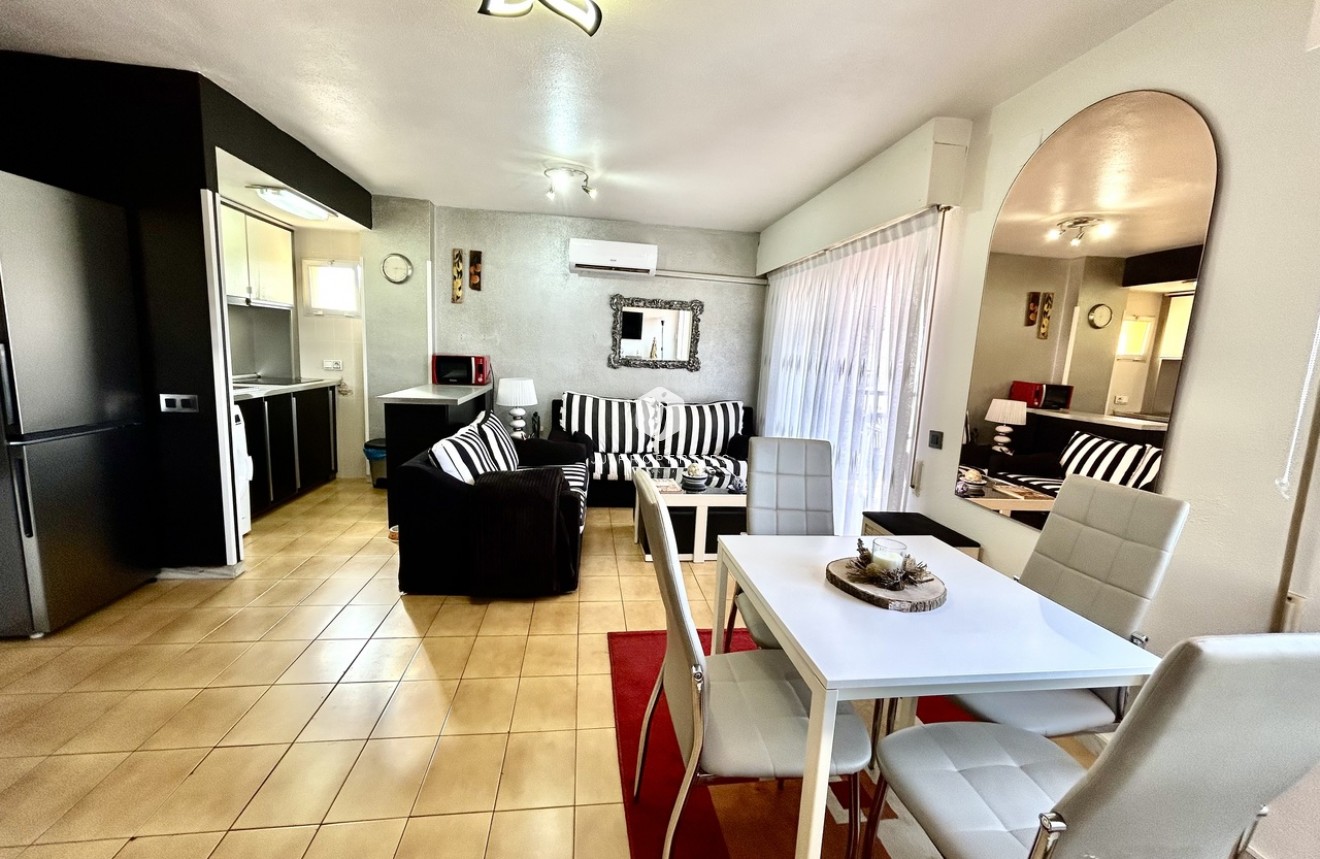 Z drugiej ręki - Mieszkanie w bloku -
Torrevieja - Costa Blanca