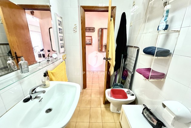 Z drugiej ręki - Mieszkanie w bloku -
Torrevieja - Costa Blanca