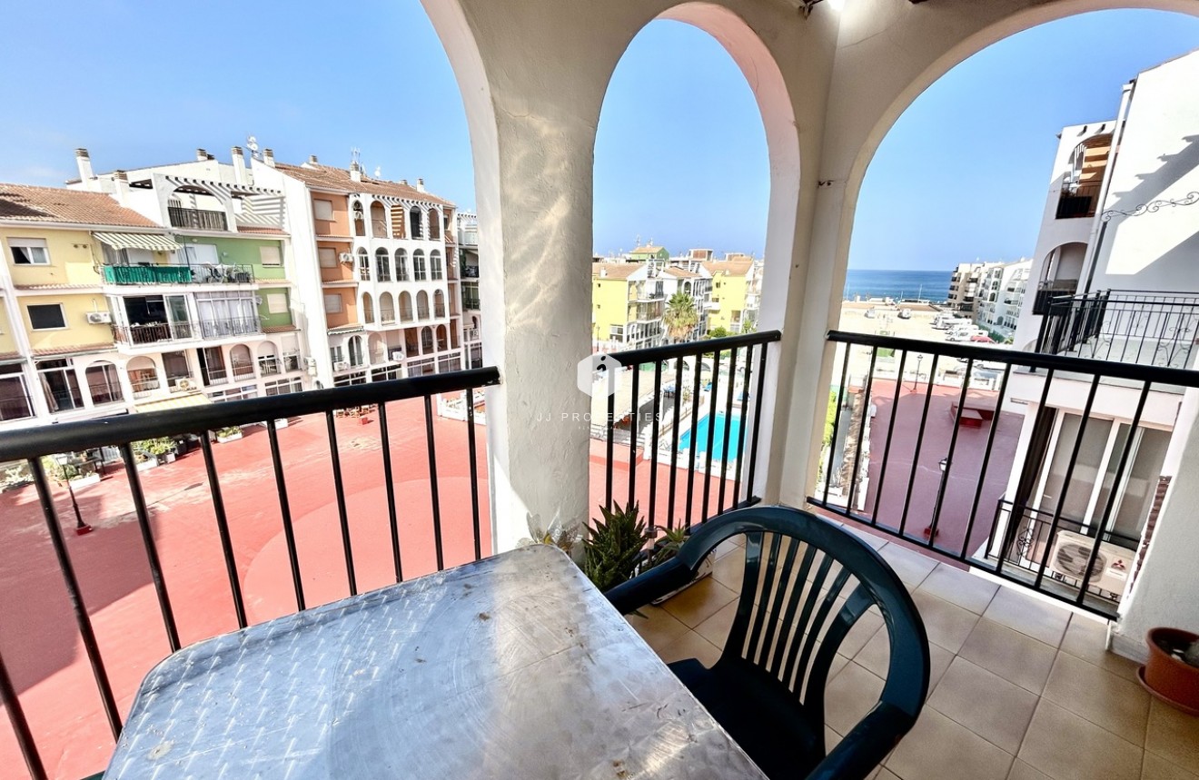 Z drugiej ręki - Mieszkanie w bloku -
Torrevieja - Costa Blanca