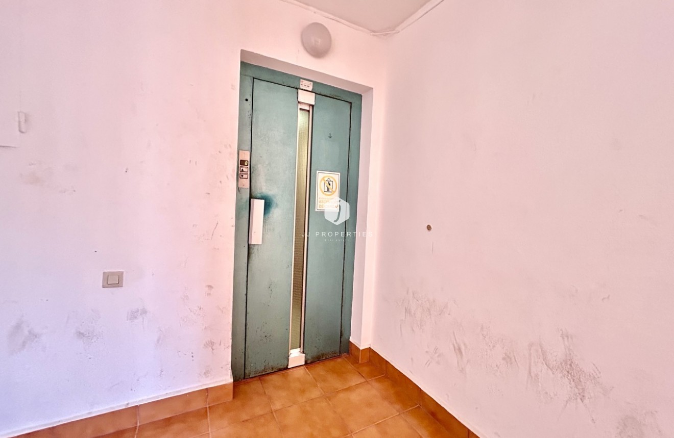 Z drugiej ręki - Mieszkanie w bloku -
Torrevieja - Costa Blanca