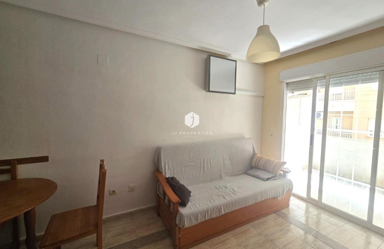 Resale - Apartment / flat -
Torrevieja - Playa de los Locos