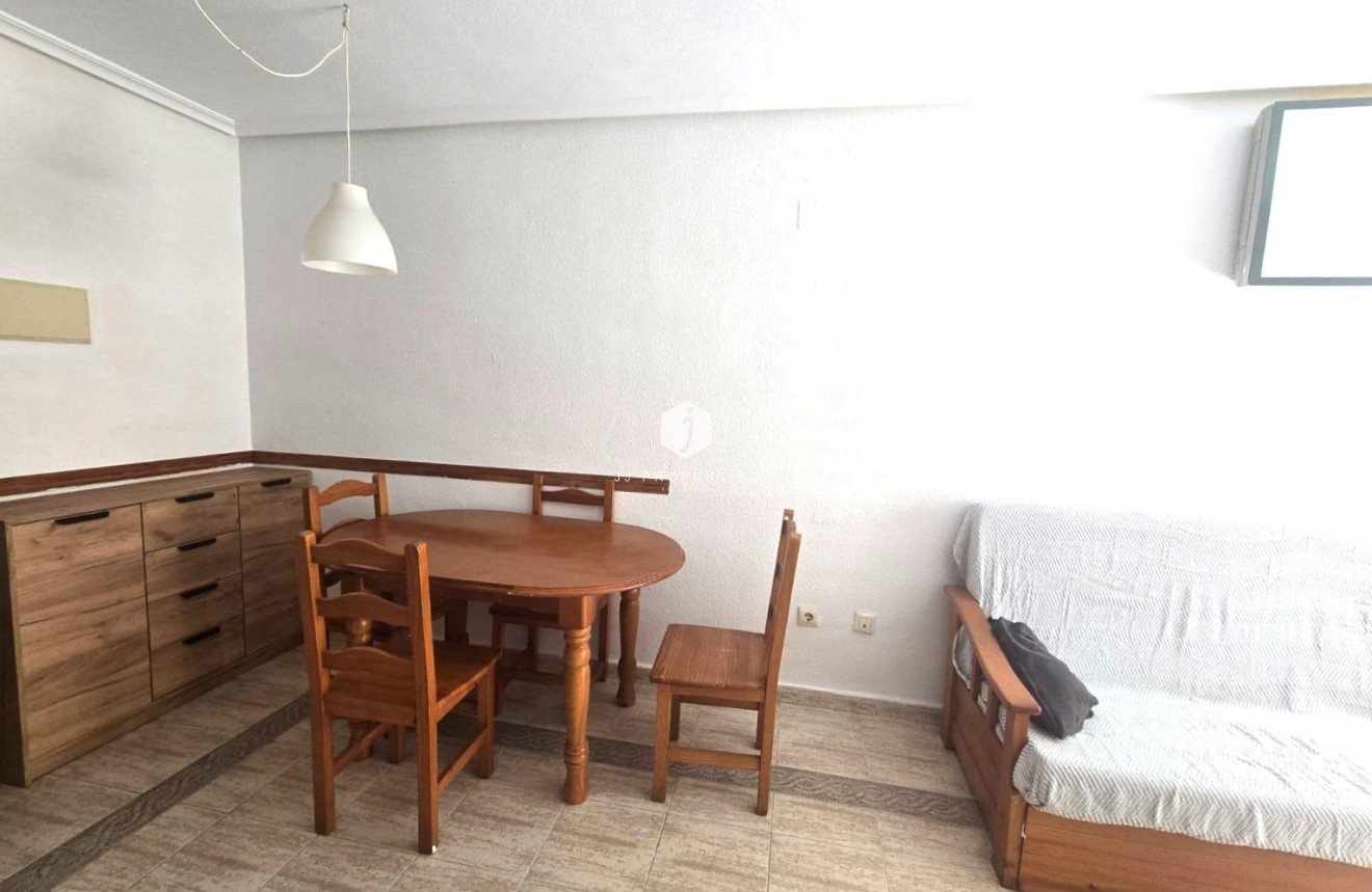 Resale - Apartment / flat -
Torrevieja - Playa de los Locos