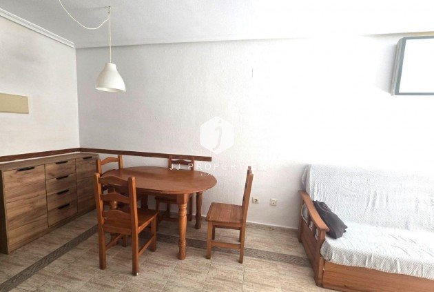 Resale - Apartment / flat -
Torrevieja - Playa de los Locos